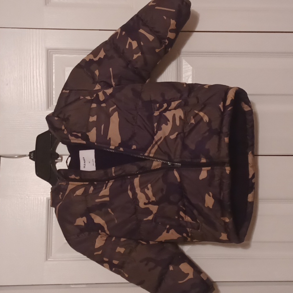 Boy's old Navy Camo coat 3T